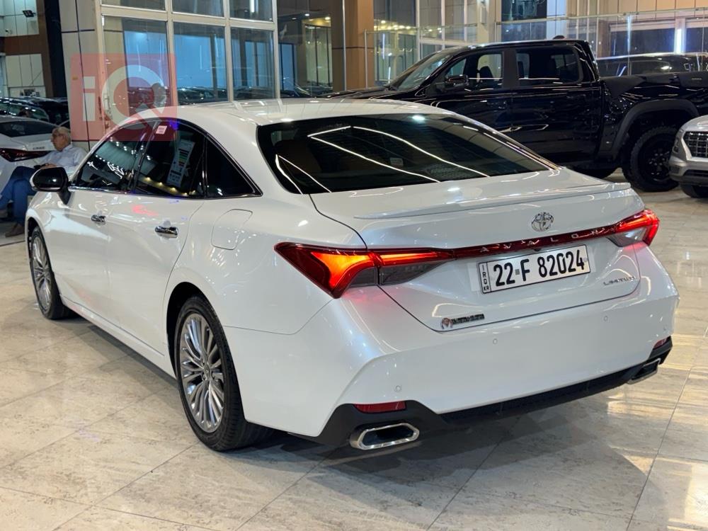 تويوتا أفالون